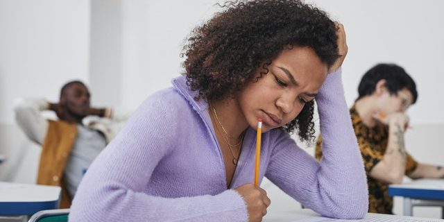 Voorkom zenuwen tijdens het theorie examen door goed voorbereid te zijn Voorkom zenuwen tijdens het theorie examen door goed voorbereid te zijn